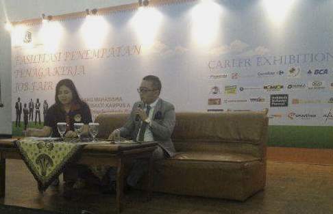 Our CEO, Mr. Andru, as a speaker on career day.